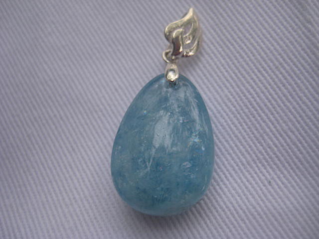 Natural Aquamarine Pendant cooling, soothing, enhancement of clear communication 3993